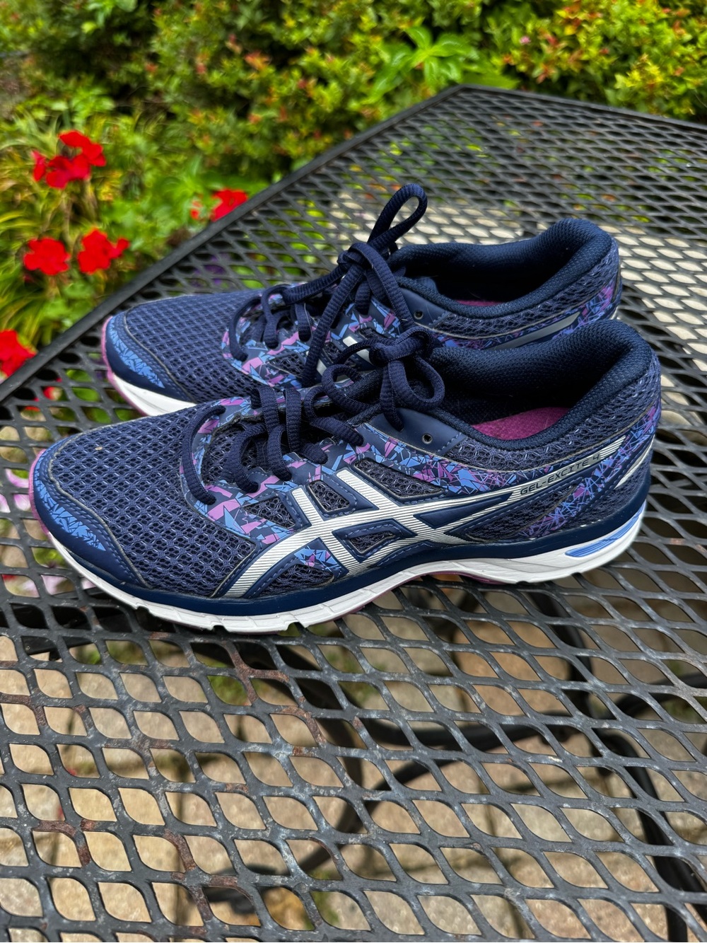 ASICS Women's Navy and Purple Running Shoes Size 6.5